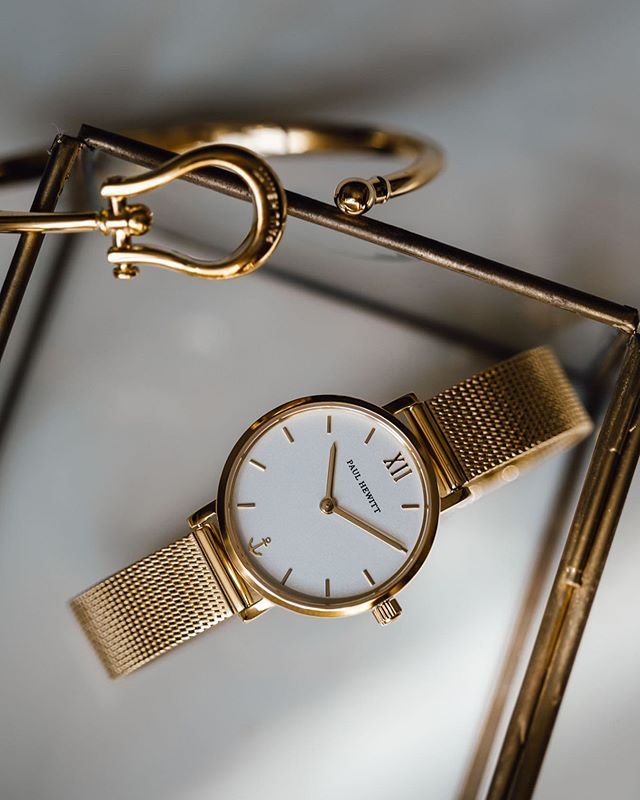 Inspirace pro dnešní den✨ Zlaté hodinky a ikonický náramek značky Paul Hewitt⚓️????????#klenotyaurum #klenotyaurumcz #sperkynejsouhrich #paulhewitt #watch #womenwatch