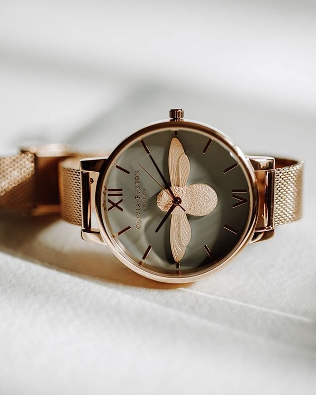 Dámské hodinky Olivia Burton s originálním motivem včely????  #oliviaburton #oliviaburtonwatch #klenotyaurum #klenotyaurumcz #sperkynejsouhrich #womenwatches #fashion