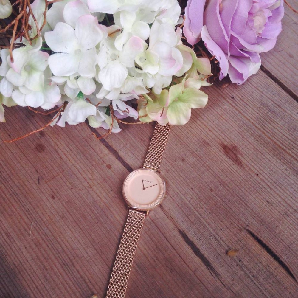 Méně je někdy více ❤🌸💐🕔 #dnesNosim #hodinky #Skagen #radosti #kvetiny #czechgirl #klenotyaurum