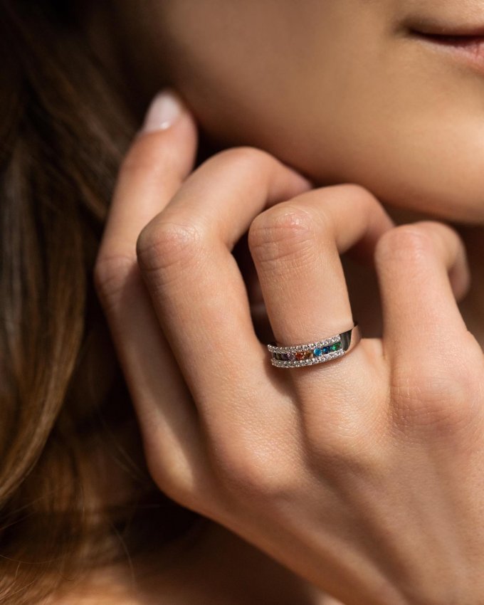 Den matek se blíží. 💖 Nezapomeňte na svou maminku a ukažte jí, co pro vás znamená. Darujte šperk, který bude symbolem vašeho pouta. 🤍🤗💍 #denmatek #klenotyaurum #sperkynejsouhrich #ring #whitegold #present #jewelry #prsten