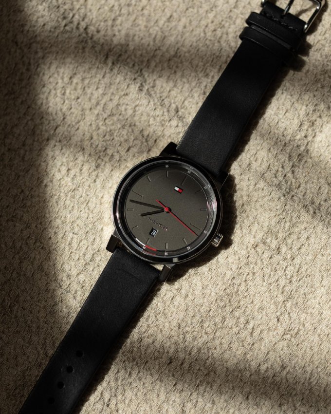 Vysoká kvalita a harmonický design. 👌🏼 Tím se vyznačují hodinky Tommy Hilfiger, které ocení každý moderní muž. ⌚️ #klenotyaurum #sperkynejsouhrich hodinky #tommyhilfiger #panskehodinky #menwatch #watches