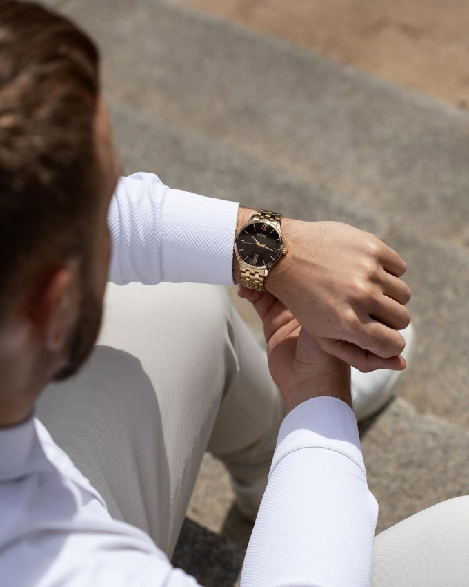 Hledáte trendy kvalitní hodinky pro vašeho muže? 😉 Vsaďte na německou preciznost a špičkovou kvalitu švýcarských strojů značky Boss. ⌚️#klenotyaurum #klenotyslaskouuz65let #hodinky #hugoboss #watches #menwatch #hodinkyhugoboss
