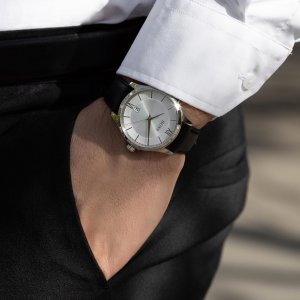 Potěšte vašeho muže. ❤️ Tyto elegantní pánské hodinky BOSS ocení každý gentleman. ⌚️#klenotyaurum #klenotyslaskouuz65let #boss #bosswatches #hodinky #panskehodinky #menwatch