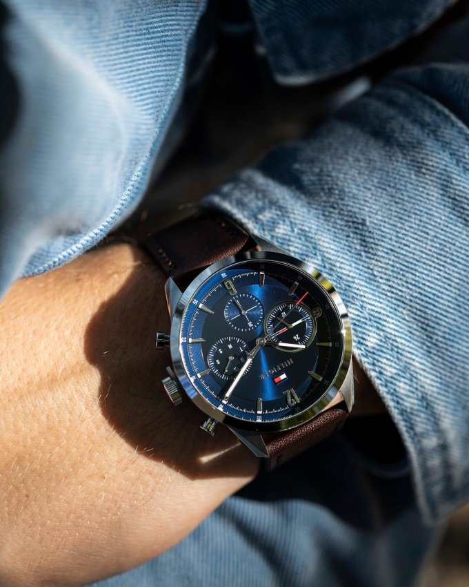 Darujte svému muži tyto stylové hodinky Tommy Hilfiger, které ho budou reprezentovat. 🙏🏼⌚️ #klenotyaurum #klenotyslaskouuz65let #tommyhilfiger #watches #tommyhilfigerwatches #style #menstyle