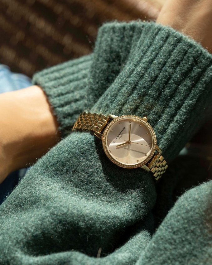 Něžné, romantické a ženskost vyzařující hodinky... Tím se vyznačuje britská značka Olivia Burton. ⌚️💖 Už máte ty své? #klenotyaurum #klenotyslaskouuz65let #hodinky #oliviaburton #watch