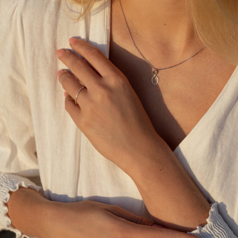 Darujte letos něco opravdu speciálního. ✨💎🎄 Brilanty jsou jednoznačně dárkem, na který se nikdy nezapomene. Inspirovat se můžete našimi briliantovými kolekcemi za 9.999 Kč a 11.999 Kč. 

#klenotyaurum #sperky #sperk #klenoty #stribro #stribrnesperky #zlato #zlatesperky #prsten #prsteny #nahrdelnik #nausnice #naramek #briliant #diamanty