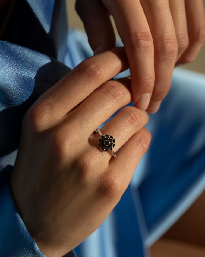 V našich povánočních slevách naleznete také krásné a nápadité prsteny. 😍💍 Který kousek je váš favorit? Dejte nám vědět v komentářích.👇

#klenotyaurum #vyprodej #slevy #akce #sperk #damskesperky #prsten #prsteny